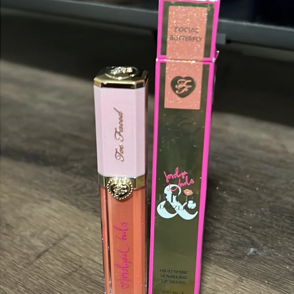💘🌙HP! Too Faced x Jordan Woods Social Butterfly Dazzling Gloss